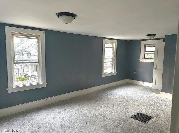 Property Photo:  877 Hammel Street  OH 44306 