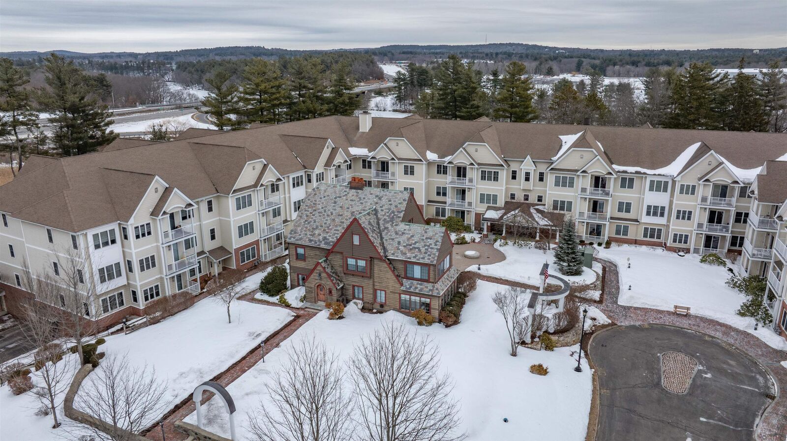 Property Photo: 160 Daniel Webster Highway NH 03060