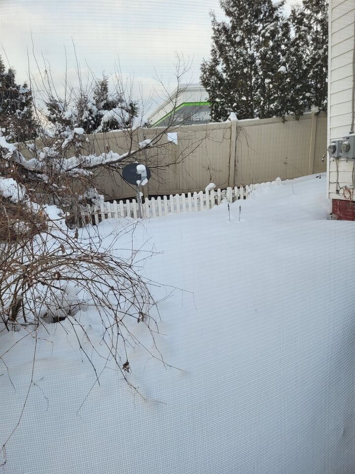 Property Photo:  4 Tulip Street  VT 05851 