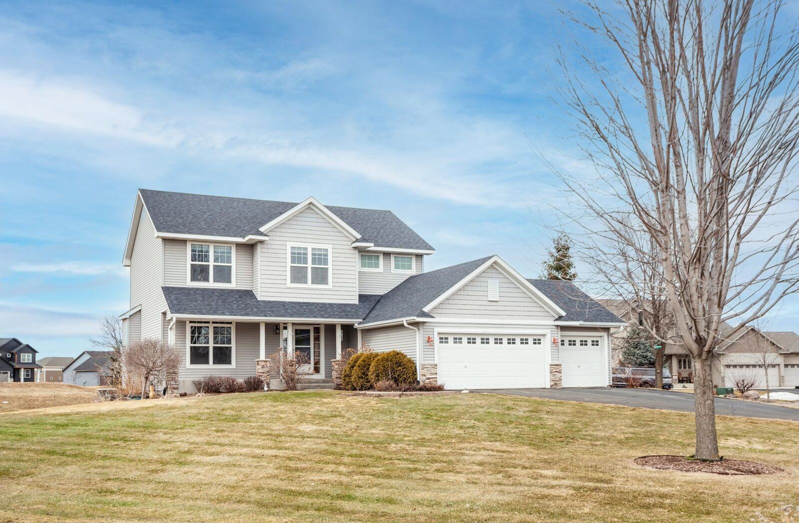 Property Photo:  682 Lynn Court  MN 55328 