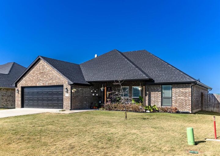 Property Photo:  250 Poinsetta Drive  TX 75152 