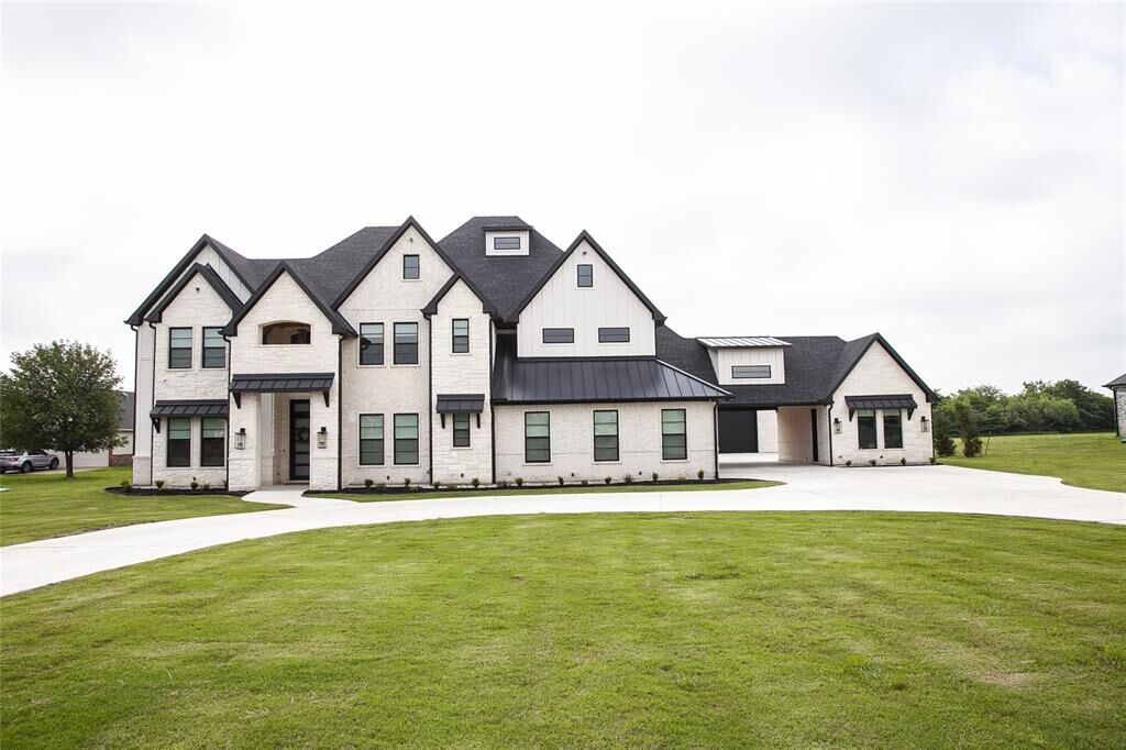 Property Photo:  405 Wilderness Trail  TX 75189 