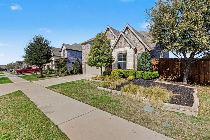 Property Photo:  1604 Eleanor Drive  TX 76052 