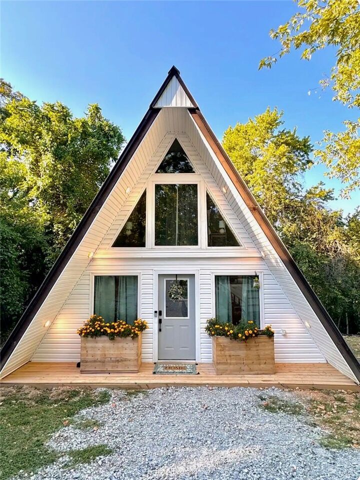 Property Photo:  13970 Cloverdale Road  AR 72756 