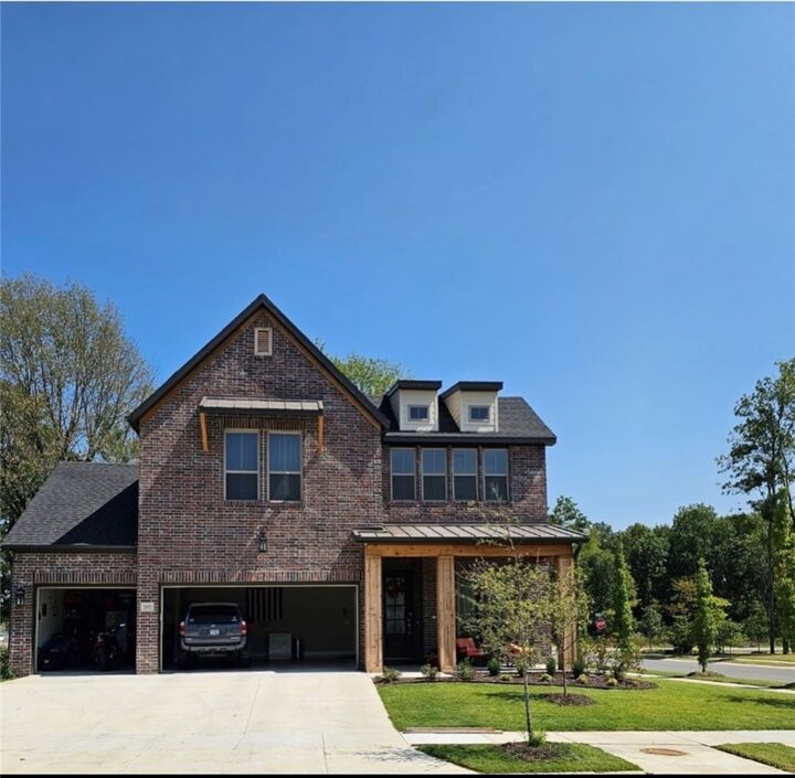 Property Photo: 2852 N Poppy Lane AR 72704