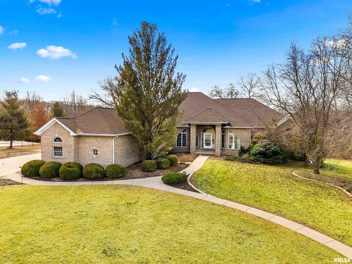 Property Photo: 11819 N Deerfield Drive IL 61525