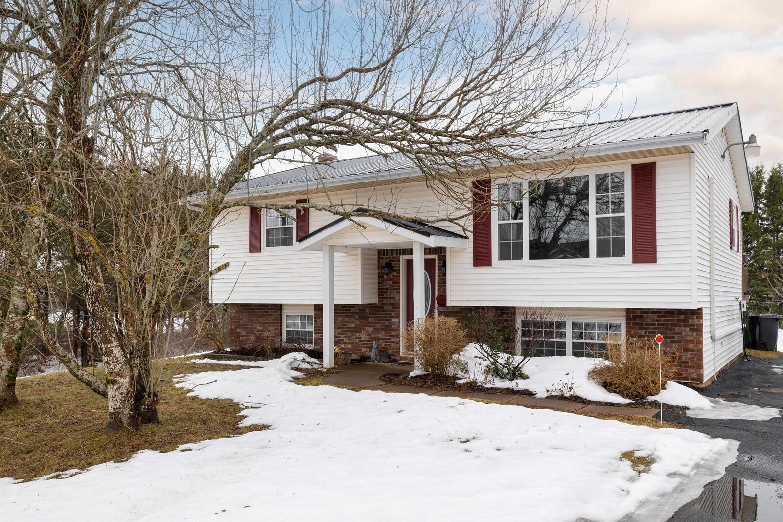 Photo de la propriété:  37 Robertson Road  PE C1C 1K6 