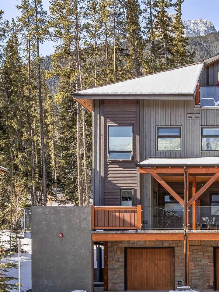 Property Photo: 3000 Stewart Creek Drive 501H AB T1W 0G5
