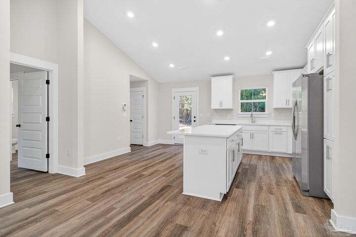 Property Photo: 1056 Barth Rd FL 32577