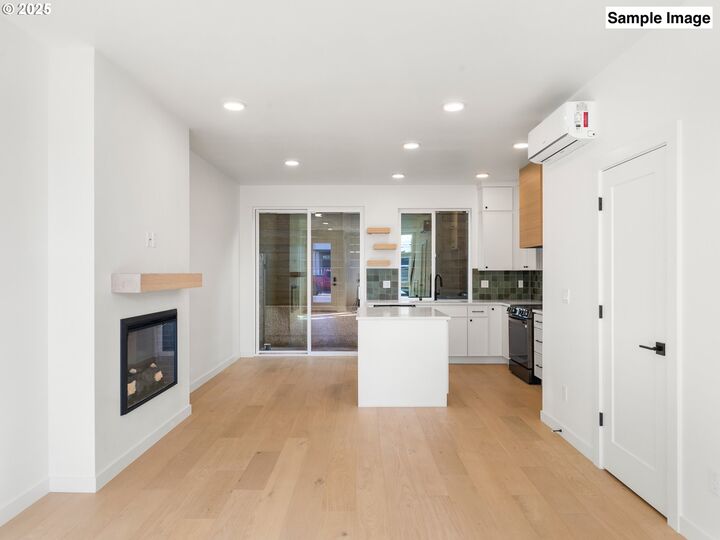 Property Photo: 1911 Broadway St 3 WA 98663