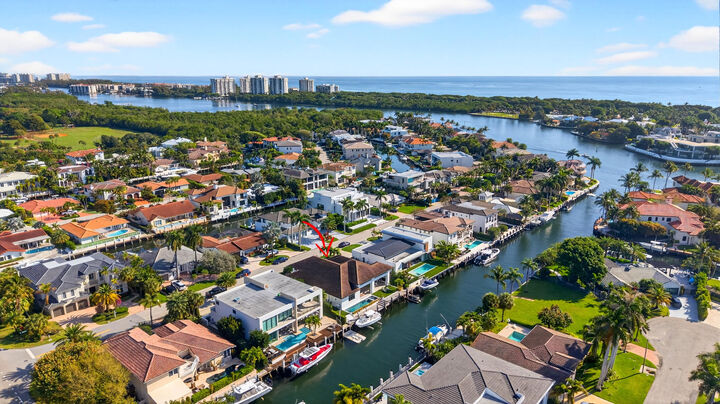 Property Photo:  520 Golden Harbour Drive  FL 33432 