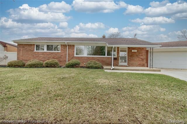 Property Photo:  2306 Middlefield Court  MI 48183 