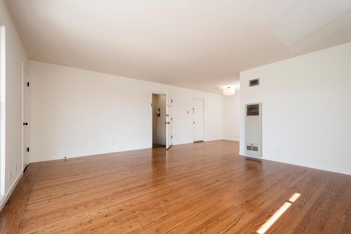 Property Photo:  815 Burlingame Avenue 4  CA 94010 