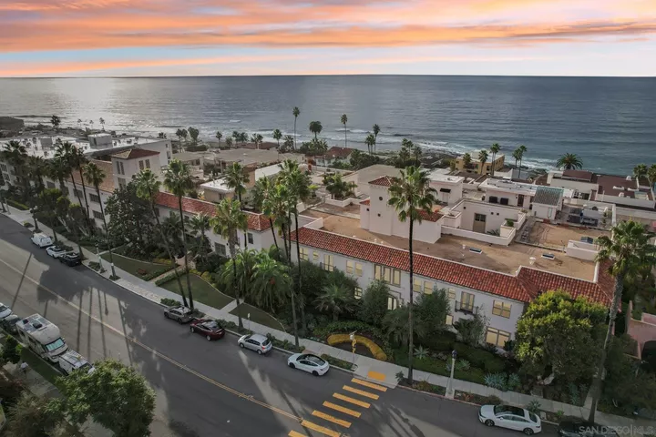 Property Photo:  464 Prospect 101  CA 92037 