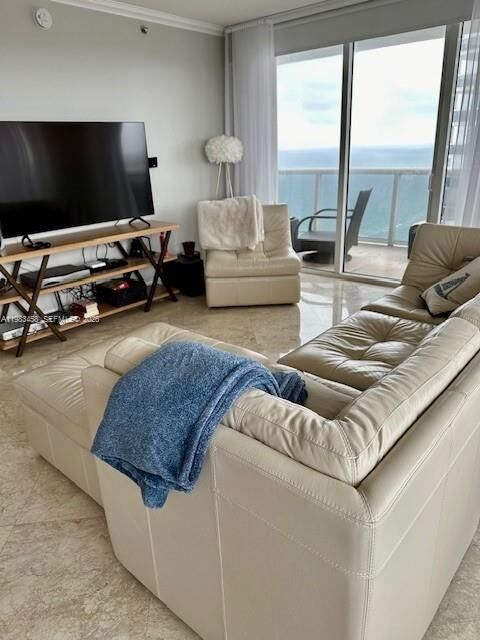 Property Photo:  1830 S Ocean Dr 4006  FL 33009 