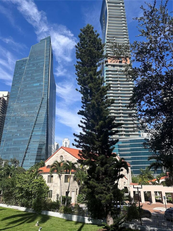 Property Photo:  1541 Brickell Ave B403  FL 33129 