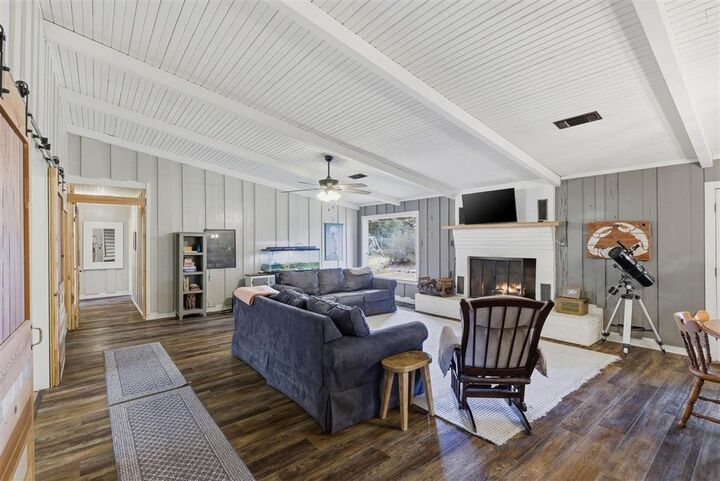 Property Photo: 1310 Currie Drive LA 70665