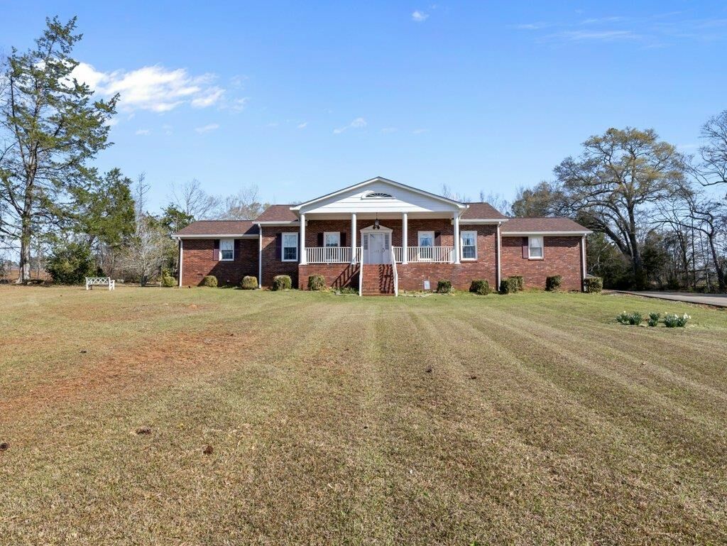 Property Photo:  445 Bishop  SC 29379 