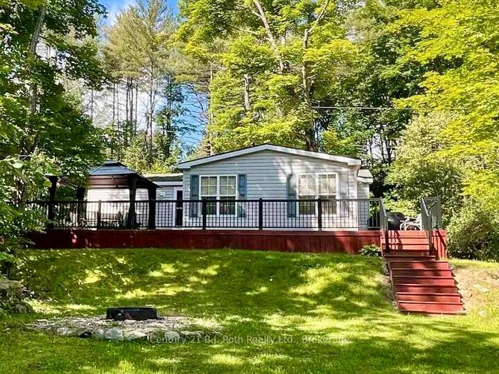 Property Photo:  439 Springwater Crescent  ON P1L 1W9 