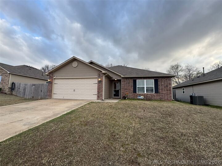 Property Photo:  2805 E Quincy Street  OK 74014 