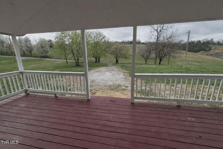 Property Photo: 379 Lakeview Road TN 37825