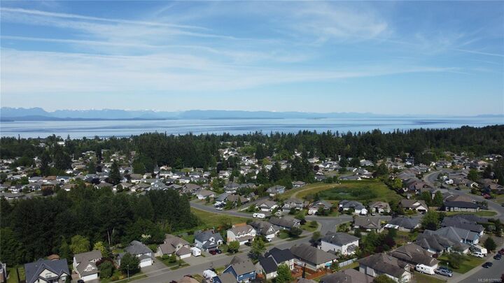 678 Mariner Dr — photo 1