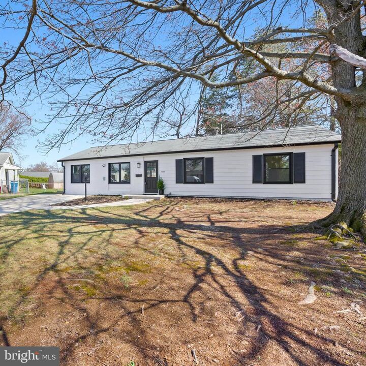 Property Photo:  708 W Jasper Court  VA 20164 