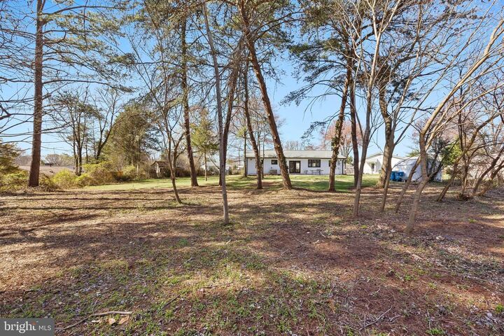 Property Photo: 708 W Jasper Court VA 20164