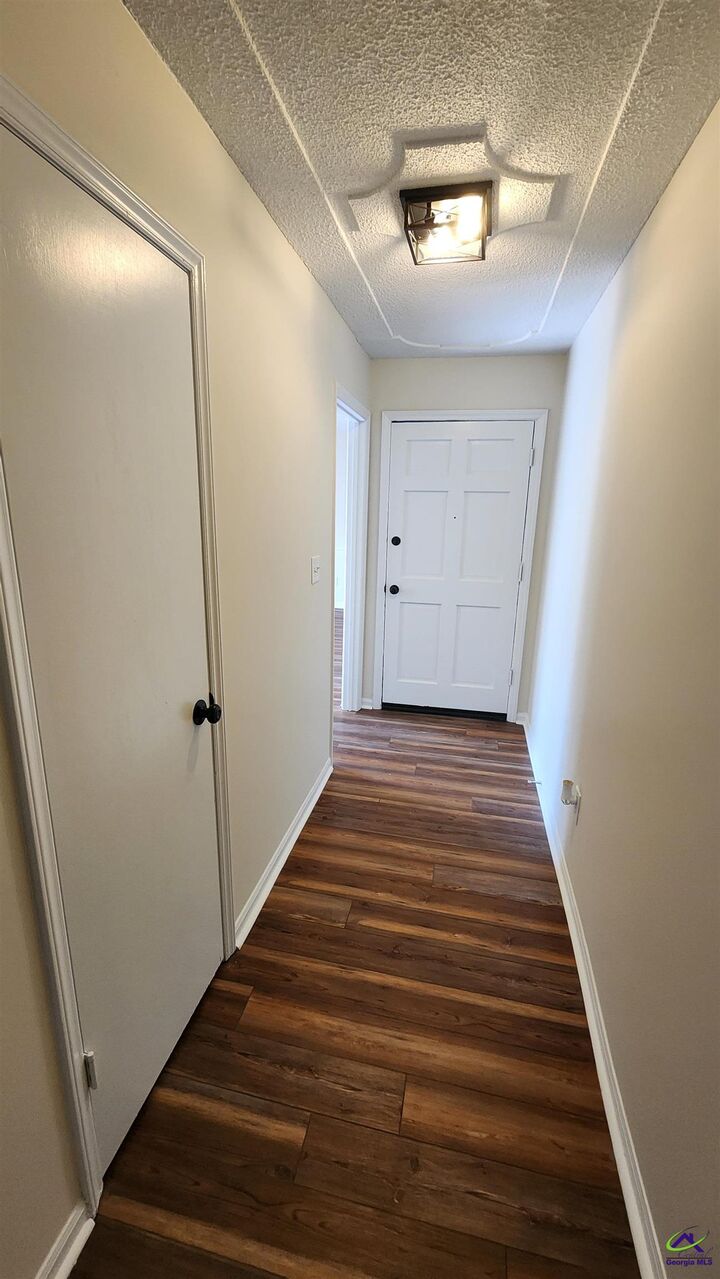 Property Photo:  414 Forest Lake Drive  GA 31093 