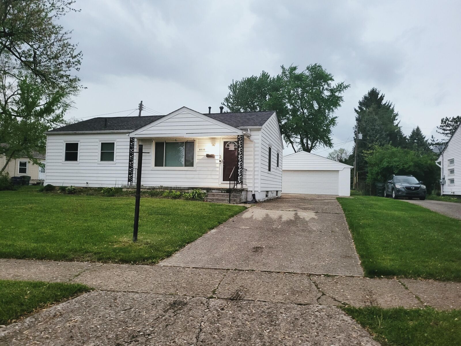 Property Photo:  4530 Amesbury Road  OH 43227 