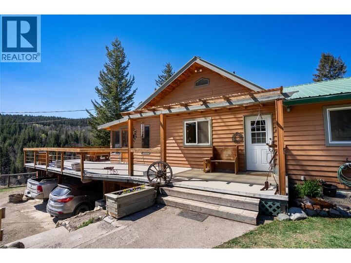 Property Photo: 2865 Hale-Vinnie Road BC V0E 3E0