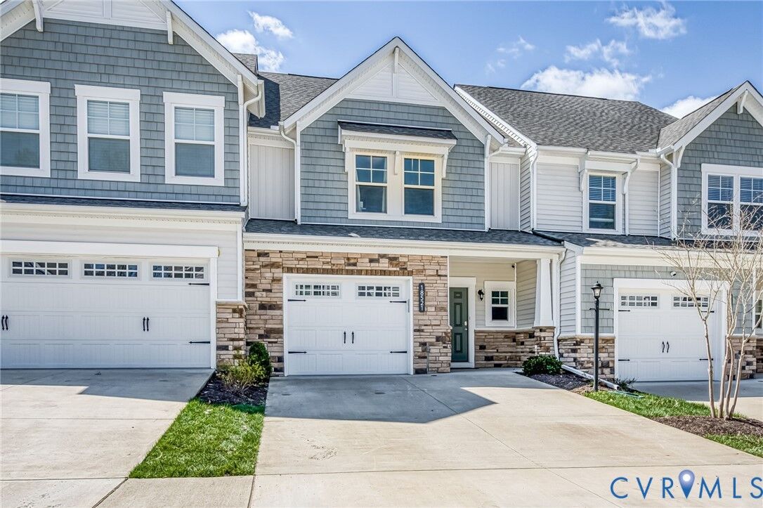 Property Photo:  18521 Palisades Ridge  VA 23120 