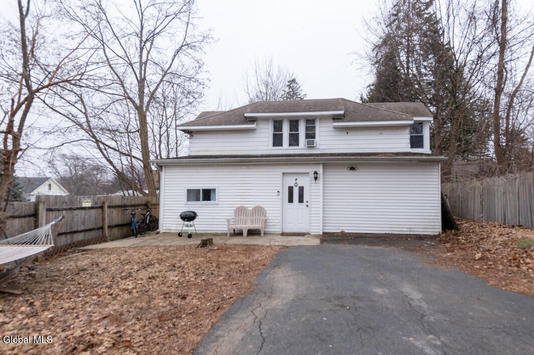 Property Photo: 7 Pinehurst Avenue NY 12203