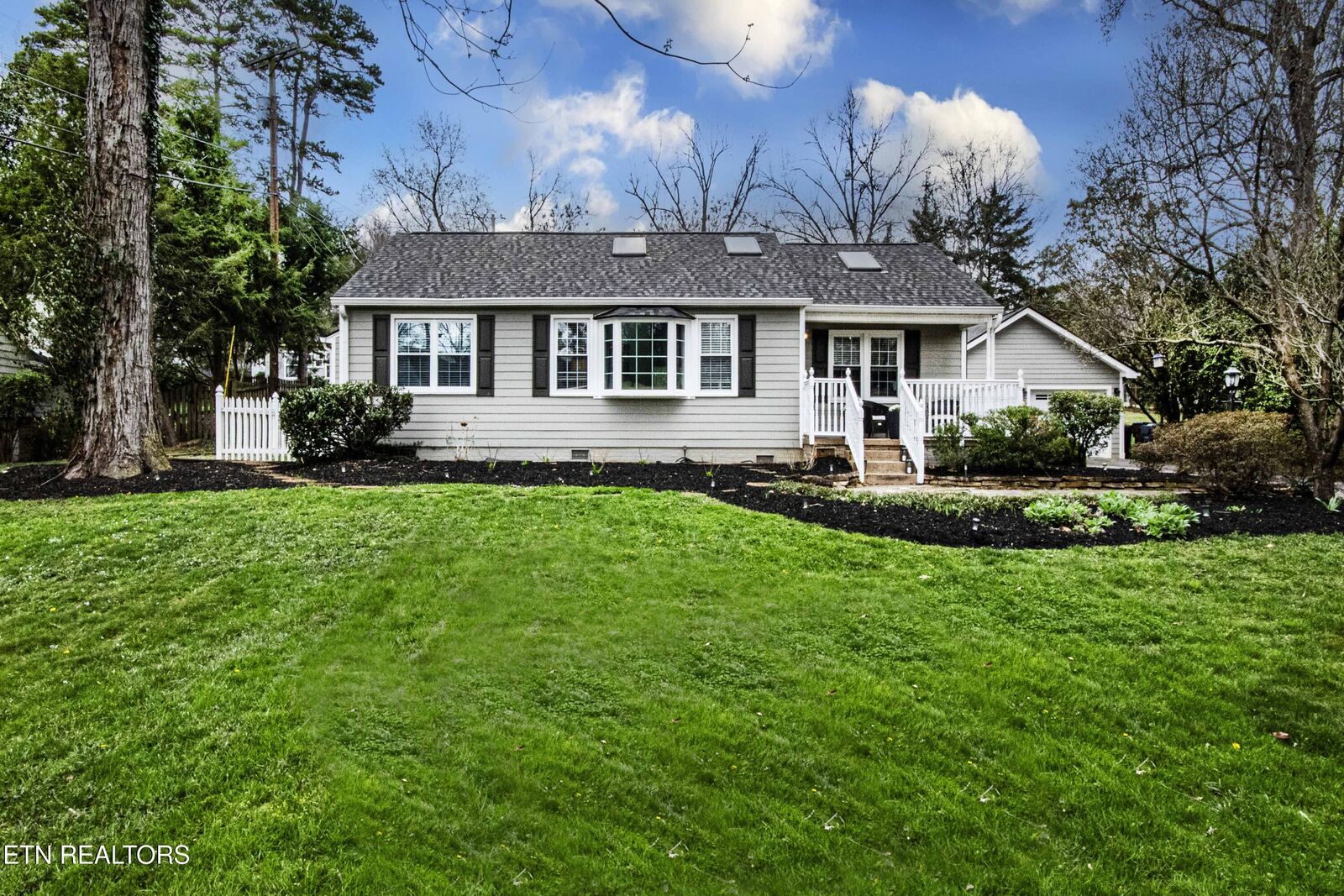 Property Photo:  4011 Whitlow Ave  TN 37919 