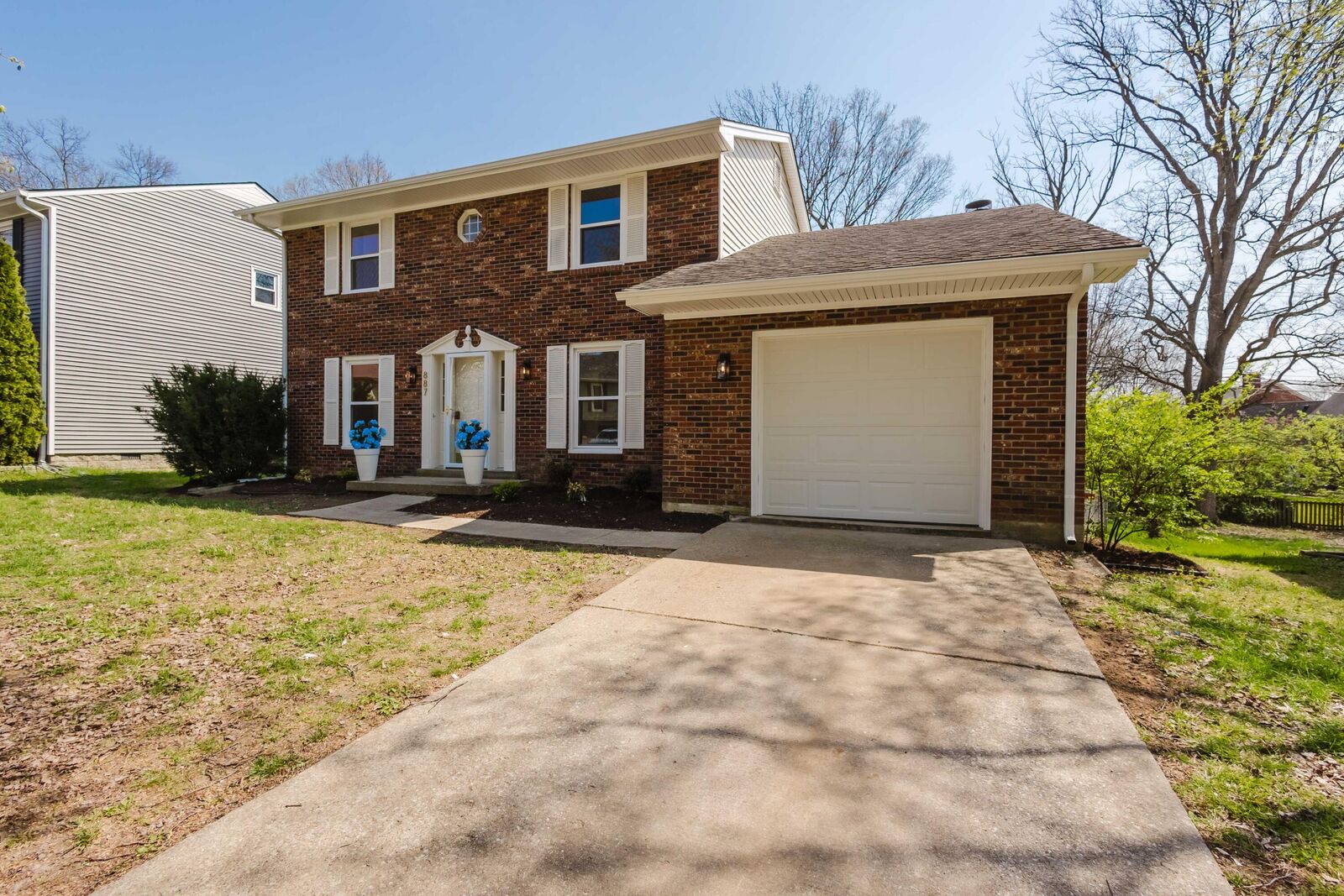 Property Photo:  887 Jairus Drive  KY 40515 