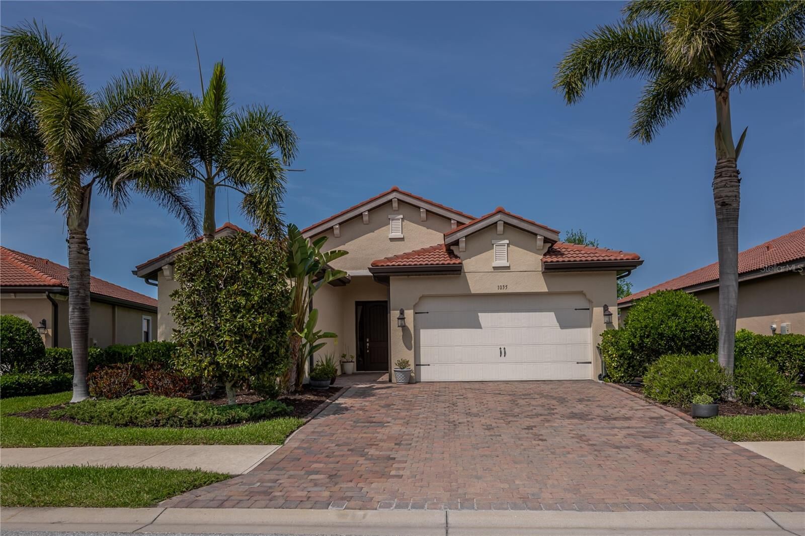 Property Photo:  1035 Bradberry Drive  FL 34275 