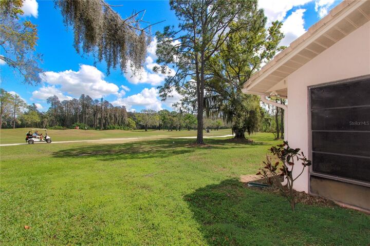 Property Photo:  1003 Calle Rosa Place  FL 33573 