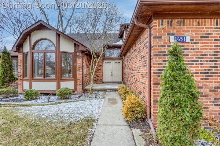 Property Photo:  1651 Redbud Drive  MI 48098 1969 