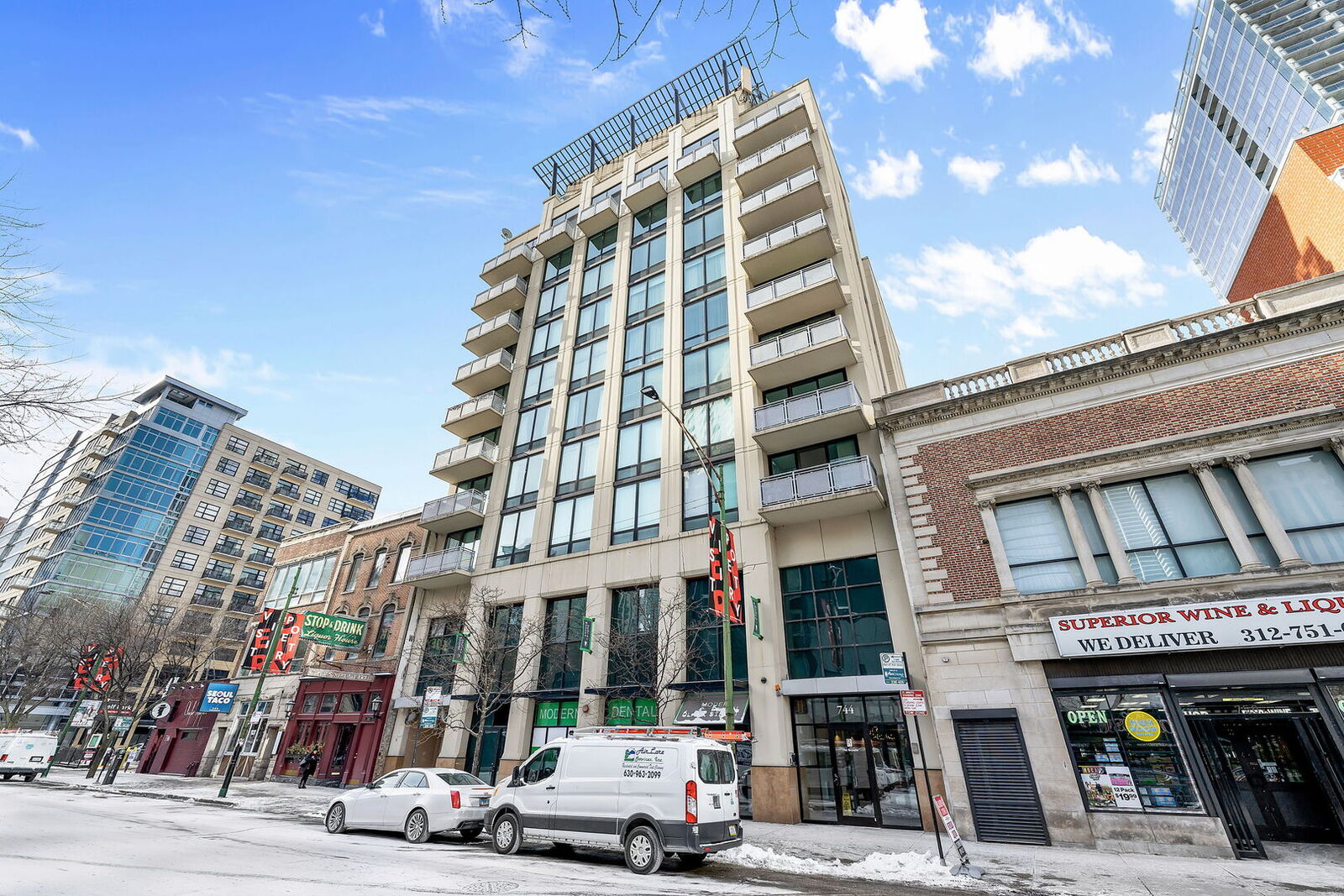 Property Photo:  744 N Clark Street 501  IL 60654 