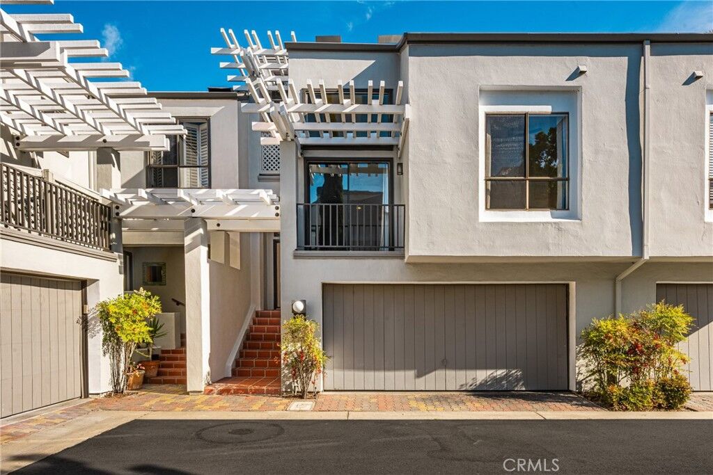 Property Photo: 30 Waterway 43 CA 92614