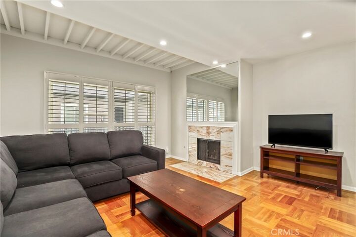 Property Photo:  6525 La Mirada Avenue 112  CA 90038 