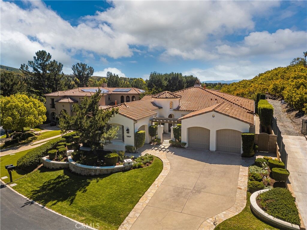 Property Photo:  10533 Emerson Bend  CA 92782 