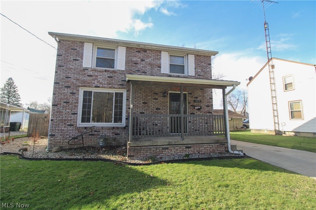 Property Photo:  1015 Reed  OH 44601 