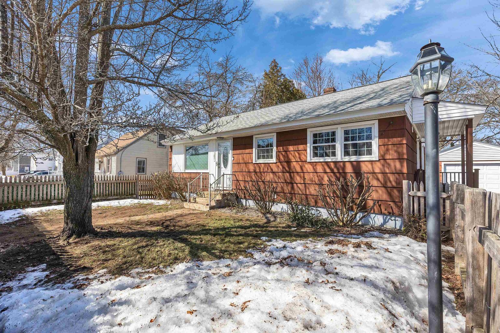 Property Photo:  385 Hill Street  NH 03102 