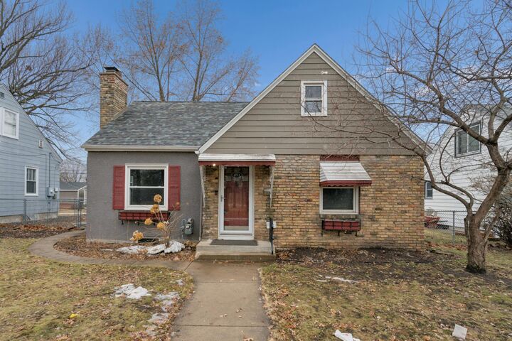 Property Photo: 2711 Xerxes Avenue N MN 55422