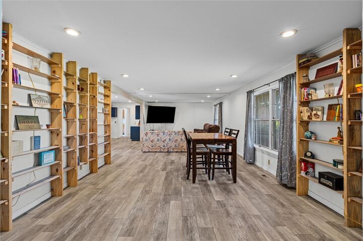 Property Photo: 1408 W Mimosa Street AR 72758