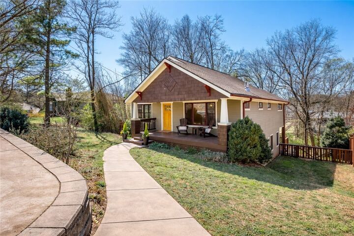 Property Photo: 803 N Highland Avenue AR 72701