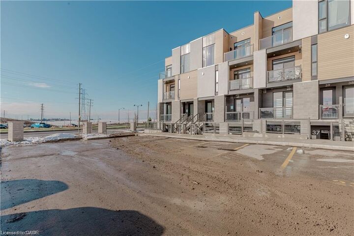 Property Photo:  142 Foamflower Place C # 41  ON N2V 0G9 