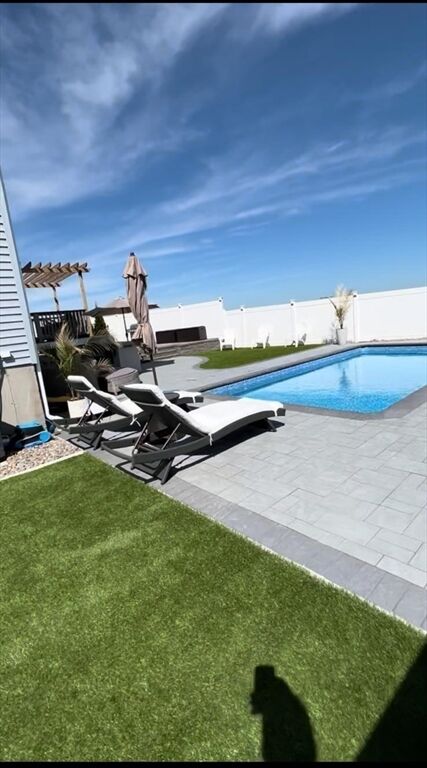 Property Photo:  43 Gedney Dr  MA 01960 