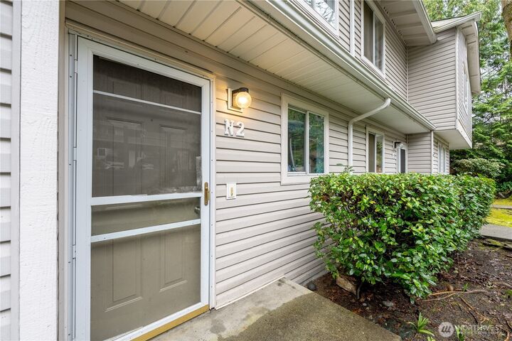 Property Photo:  18910  Bothell Everett Highway N2  WA 98012 